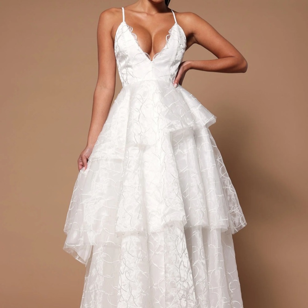 NWT Amore Maxi Dress